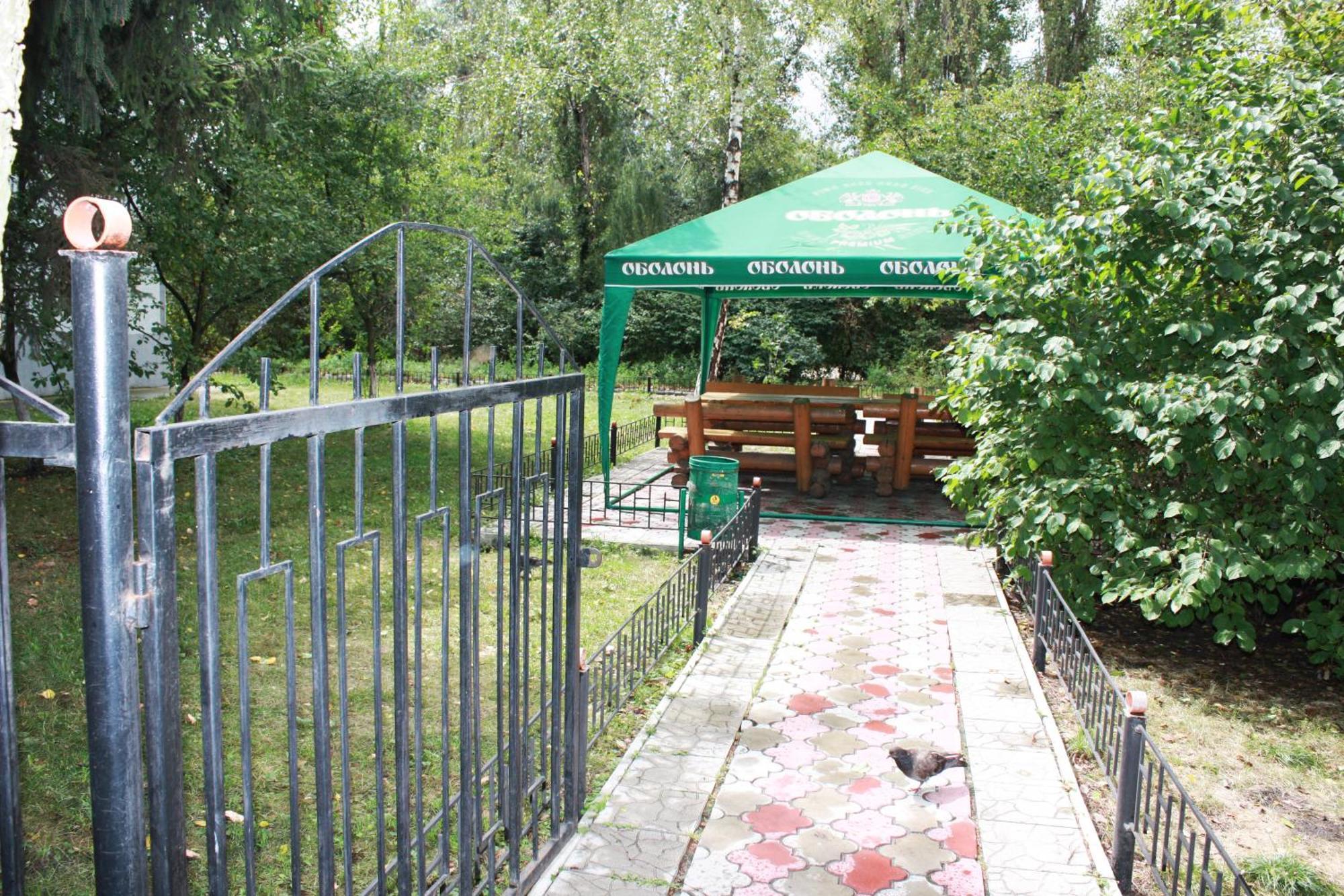 Auberge de jeunesse Vydubychi à Kiev Extérieur photo